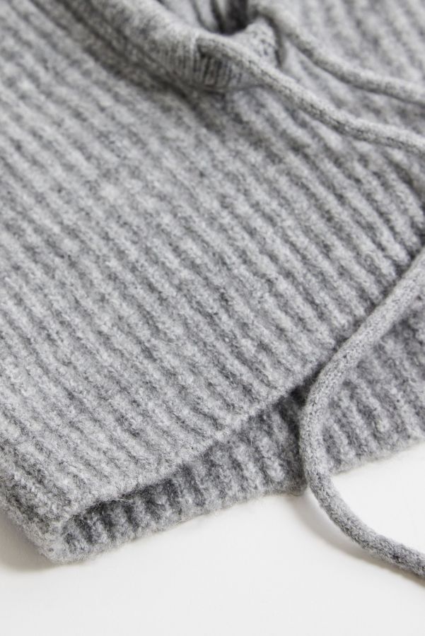 Slide View: 4: UO Flat Knit Hood