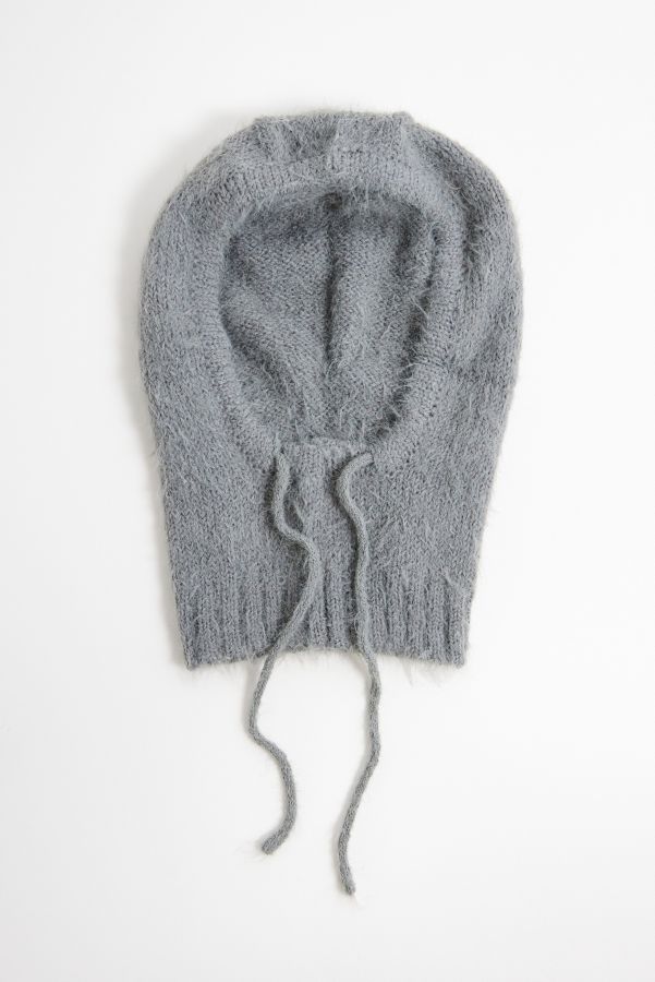 Vista de diapositivas: 1: UO Kody Fluffy Knitted Hood