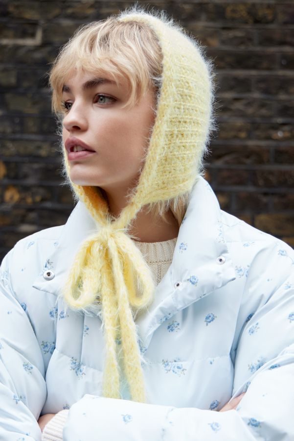 Vista diapositiva: 2: UO Edie Knit Bonnet