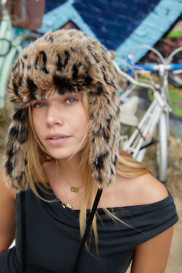 Vista diapositiva: 6: UO Lilah Fur Trapper Hat