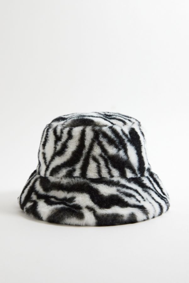 Slide View: 2: UO Animal Print Faux Fur Bucket Hat