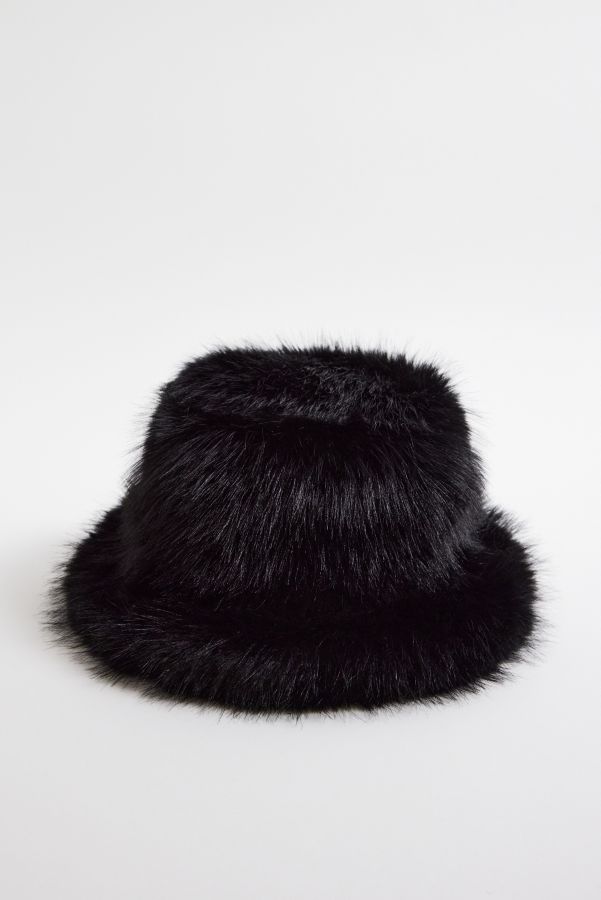 Slide View: 2: UO Fluffy Faux Fur Bucket Hat