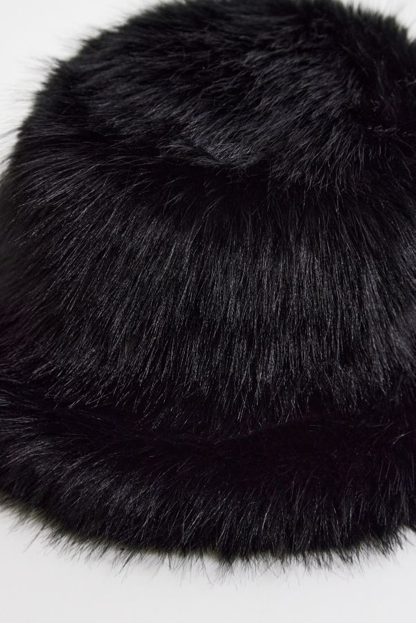 Slide View: 3: UO Fluffy Faux Fur Bucket Hat