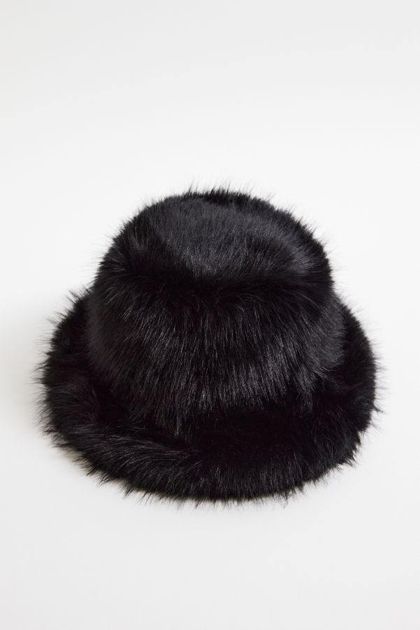 Slide View: 4: UO Fluffy Faux Fur Bucket Hat