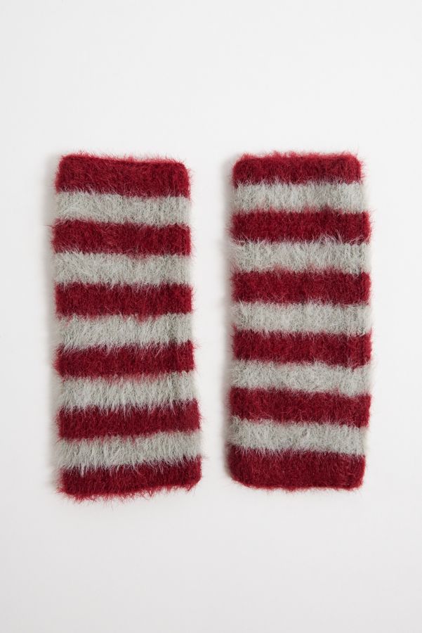 Vista de diapositivas: 2: UO Fluffy Striped Fingerless Gloves