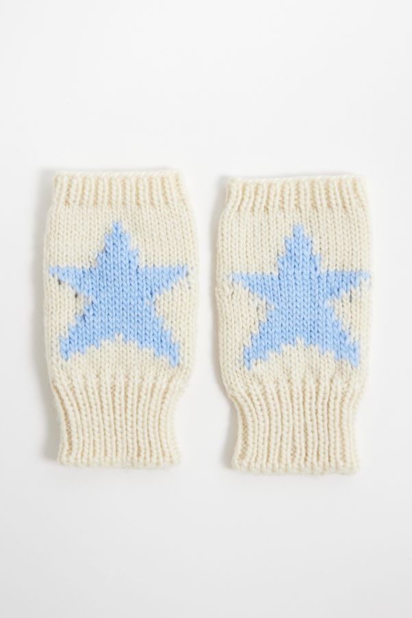 Slide View: 2: UO Star Chunky Knit Fingerless Gloves