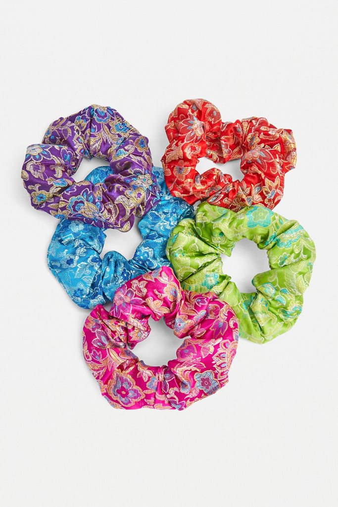 Bedruckte Haarbänder aus Satin im Set | Urban Outfitters DE