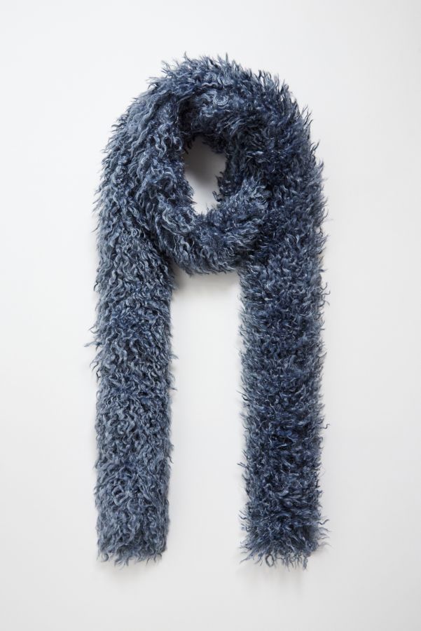 Slide View: 3: UO Extra Large Fluffy Scarf