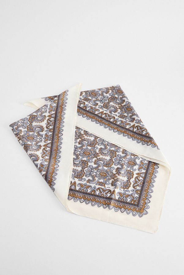 Slide View: 6: UO Silky Ornate Headscarf