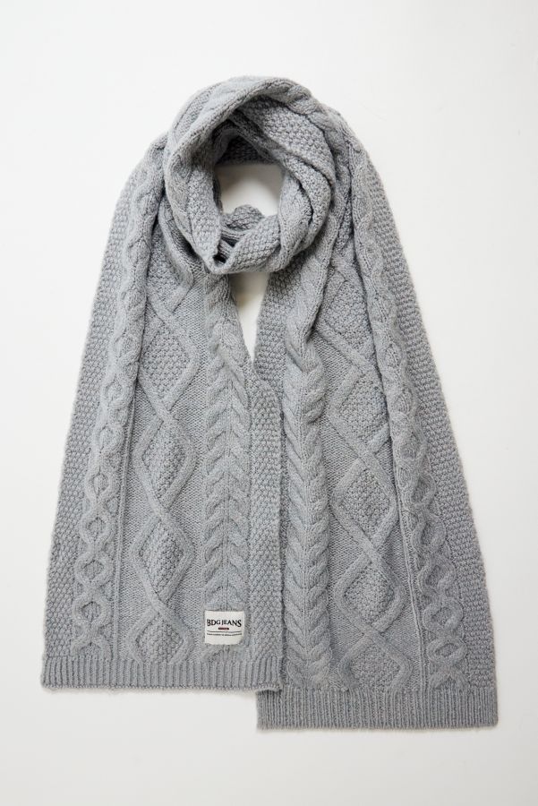 Vista diapositiva: 3: UO Cable Knit Scarf