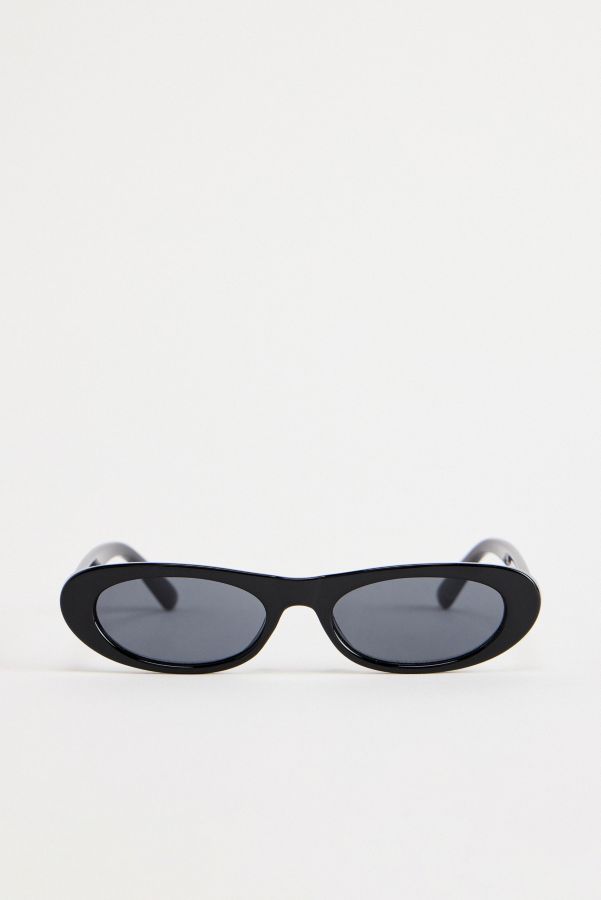 Slide View: 2: UO Indi Mini Ovals Sunglasses