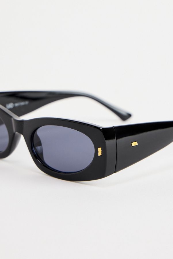 Slide View: 3: UO Matilda Clean Sunglasses