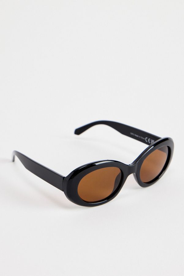 Slide View: 3: UO Summer Large Oval Sunglasses