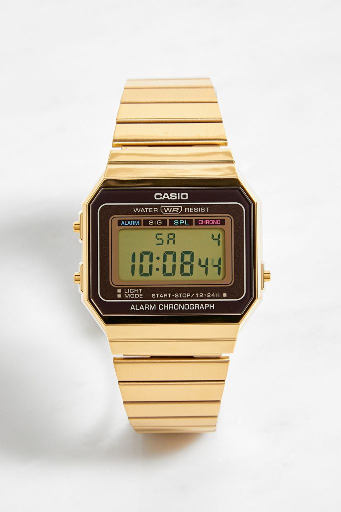 Casio VintageUhr A700WE in Gold Urban Outfitters DE