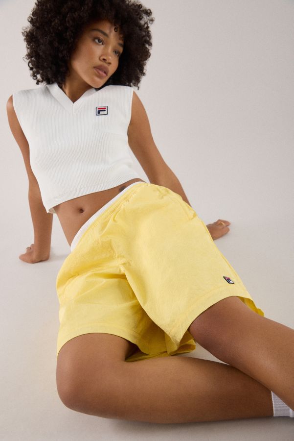 Slide View: 1: Short jaune plissé FILA x HAILEY