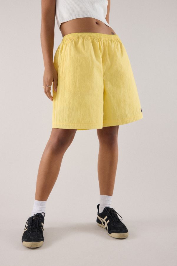 Slide View: 4: Short jaune plissé FILA x HAILEY