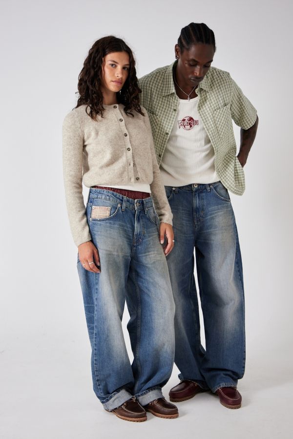 Slide View: 1: Fila x BDG Mittlere Waschung Denim Jeans