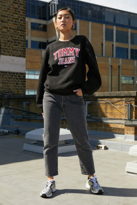 tommy jeans relaxed fit sweatshirt