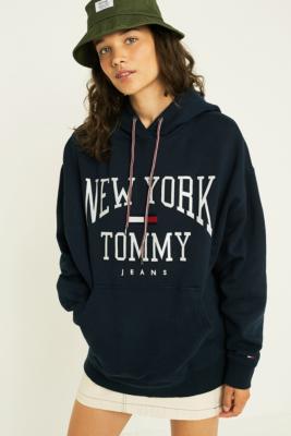 tommy jeans boyfriend logo hoodie