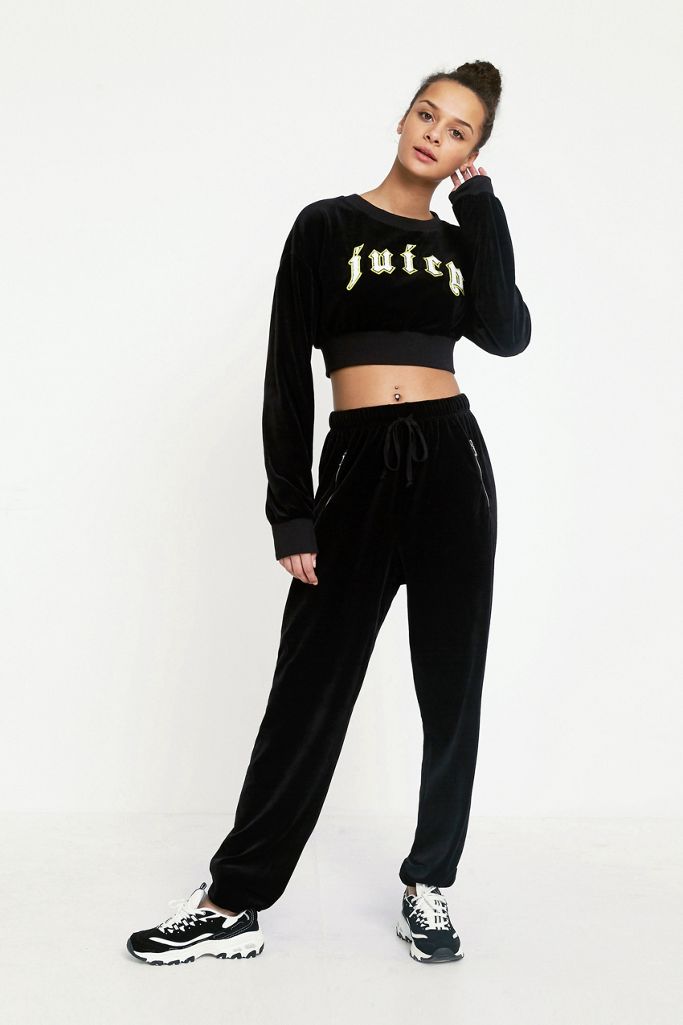 Juicy Couture X Vfiles Jogginghose Aus Velours In Schwarz Urban Outfitters De