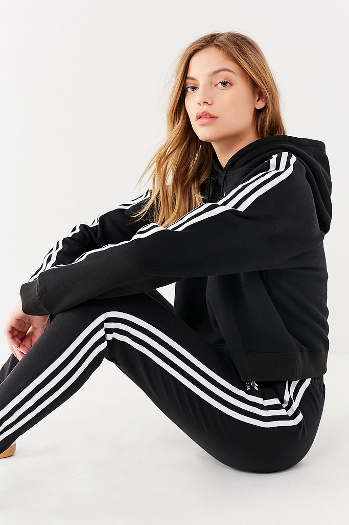 adidas Originals – Kurzer Hoodie in Schwarz mit 3 Streifen adidas Originals – Kurzer Hoodie in Schwarz mit 3 Streifen