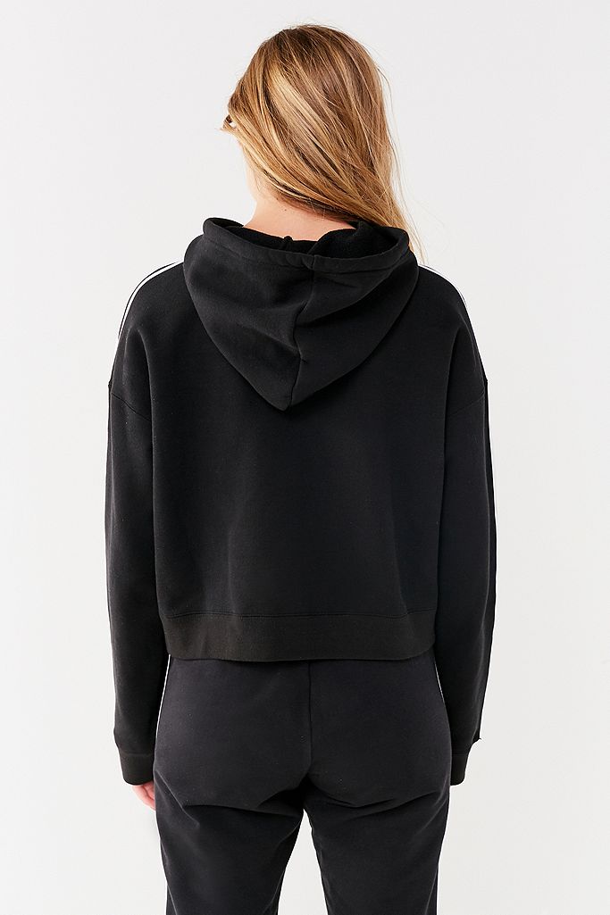 adidas Originals – Kurzer Hoodie in Schwarz mit 3 Streifen adidas Originals – Kurzer Hoodie in Schwarz mit 3 Streifen