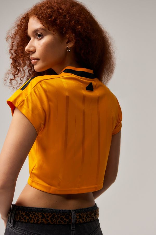 Vista diapositiva: 4: adidas Arancione Tiro Crop T-Shirt