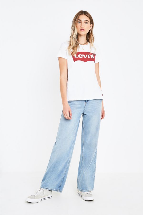 Levi's Perfect Tee Batwing Logo T-Shirt | Urban Outfitters UK