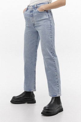 urban outfitters levi mom jeans