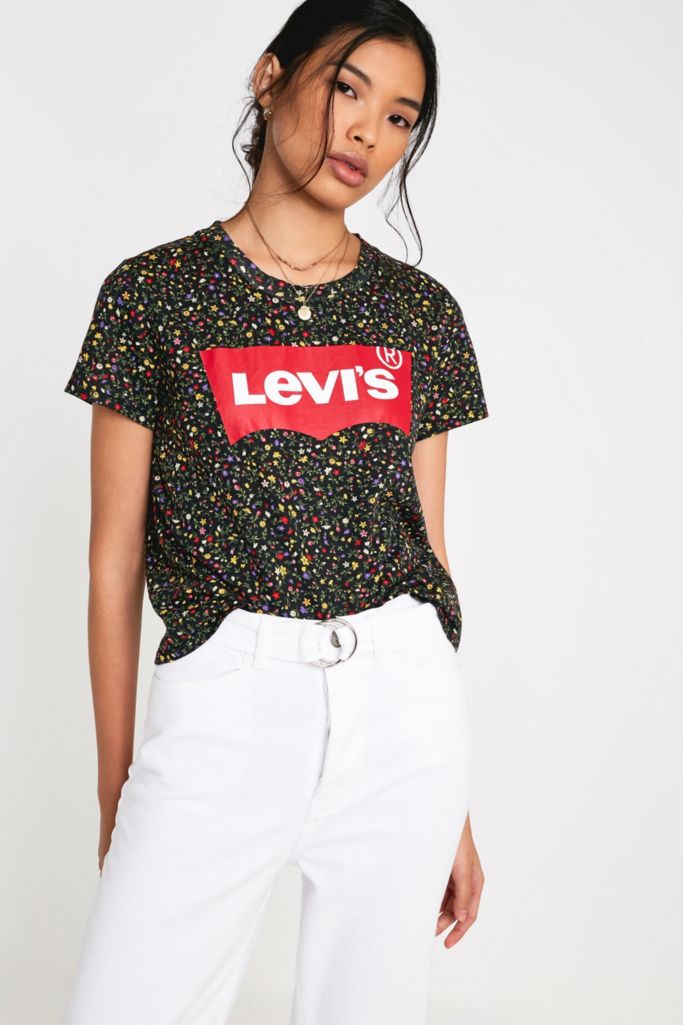 Levi's Floral Batwing Logo T-Shirt | Urban Outfitters UK