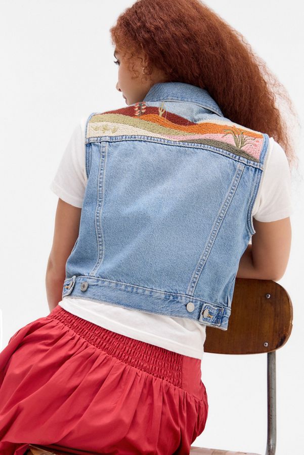 Slide View: 5: Levi's Utopia Denim Vest