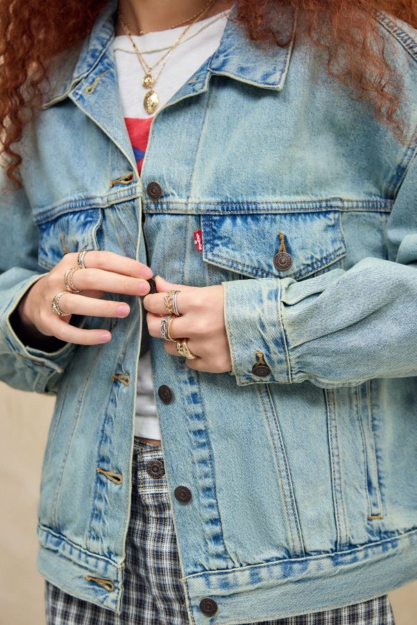 Slide View: 3: Levi's 90s Trucker Jacket