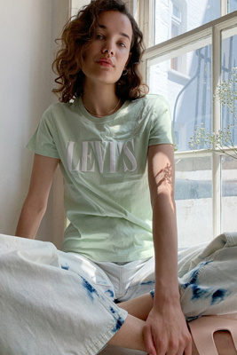 levis green t shirt