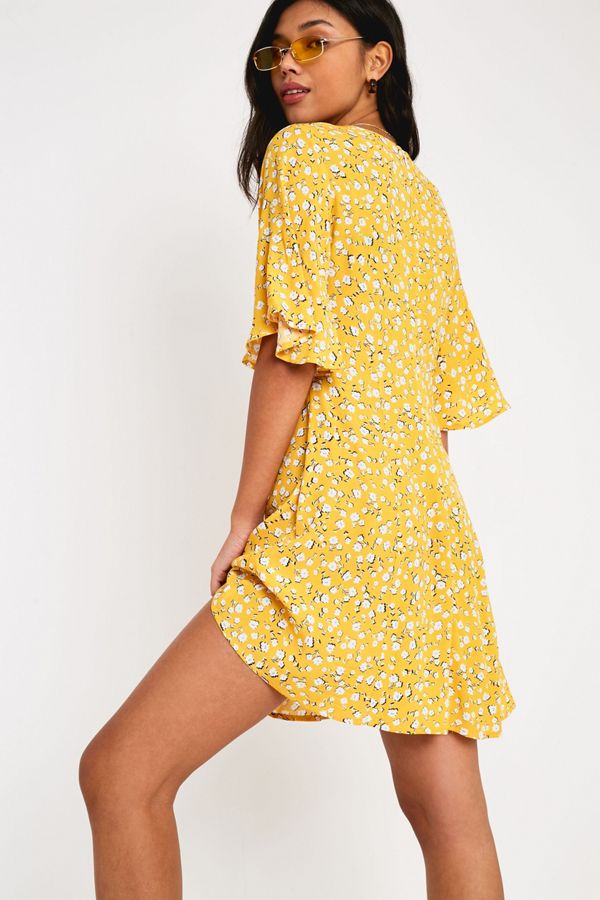 MINKPINK Summer Daisy Mini Tea Dress Urban Outfitters UK
