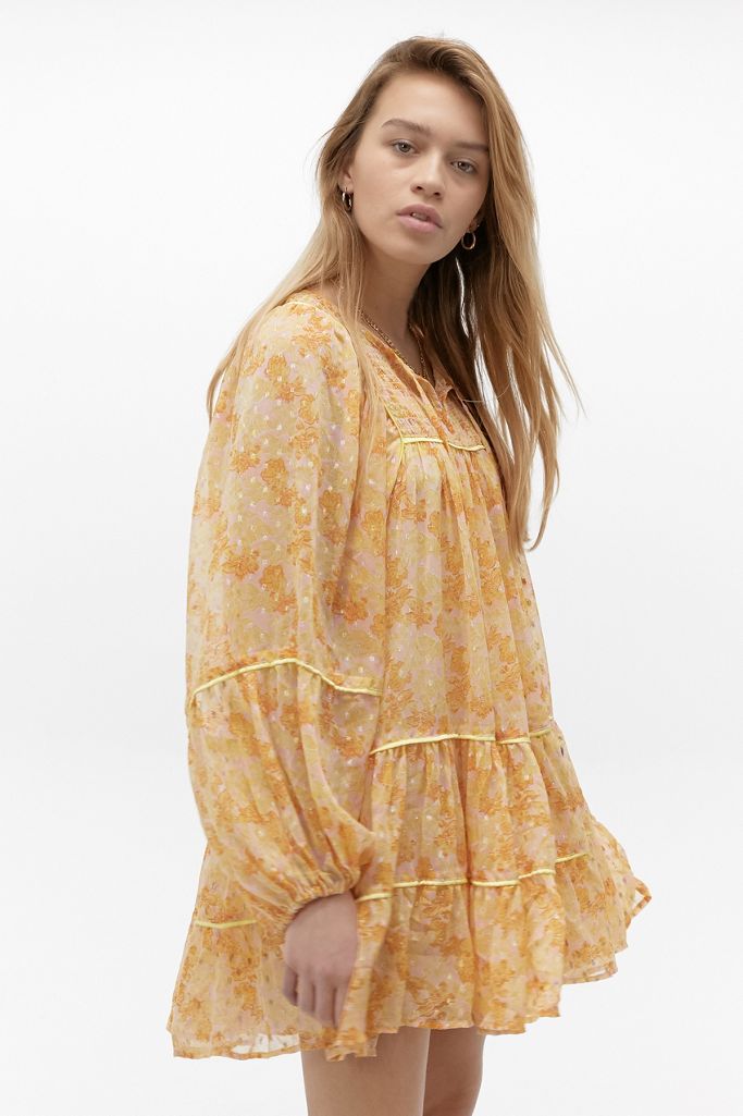 Free People Frei Schwingendes Minikleid Mit Blumenmuster Urban Outfitters De