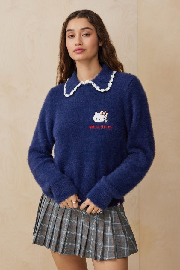 Vista diapositiva: 1: Daisy Street UO Exclusive Hello Kitty Brushed Knit Jumper