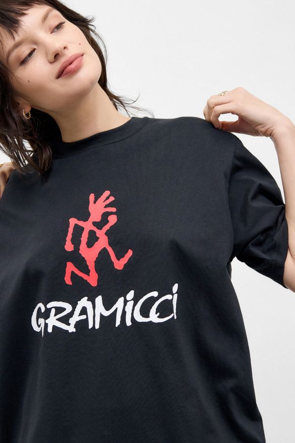 Vista diapositiva: 3: T-Shirt Nera con Logo Grammici