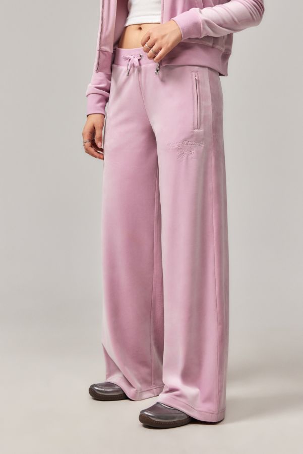 Slide View: 3: Juicy Couture UO Exklusiv Ida Velour Trainingshose