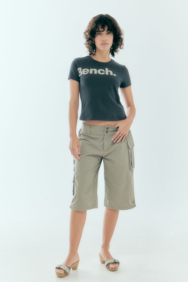 Vista de diapositivas: 2: Pantalones Cargo Capri Exclusivos de UO Bench