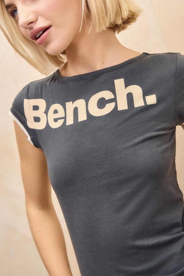 Slide View: 3: T-shirt Roya Bench Exclusif UO