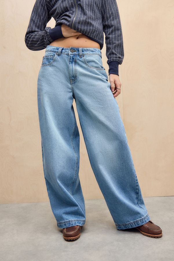 Slide View: 1: Bench UO Exclusive Sidney Jeans