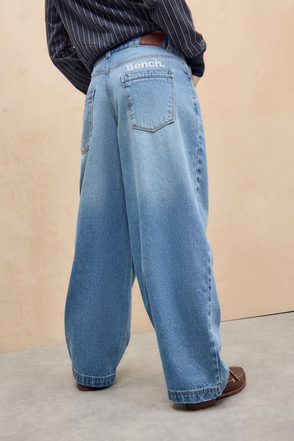 Slide View: 5: Bench UO Exclusive Sidney Jeans