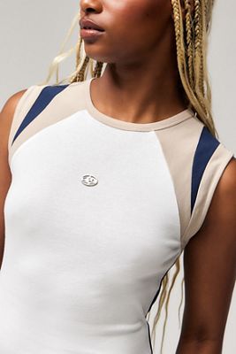 Basic Pleasure Mode UO Exklusiv Bedrohung Muskelshirt