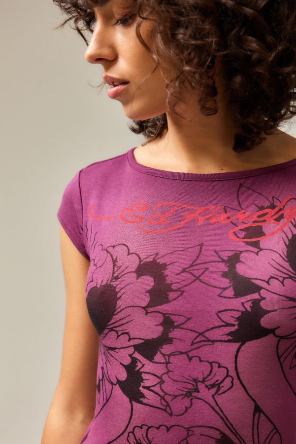 Vista diapositiva: 4: Ed Hardy UO Esclusiva Diamante Rosa Baby T-Shirt