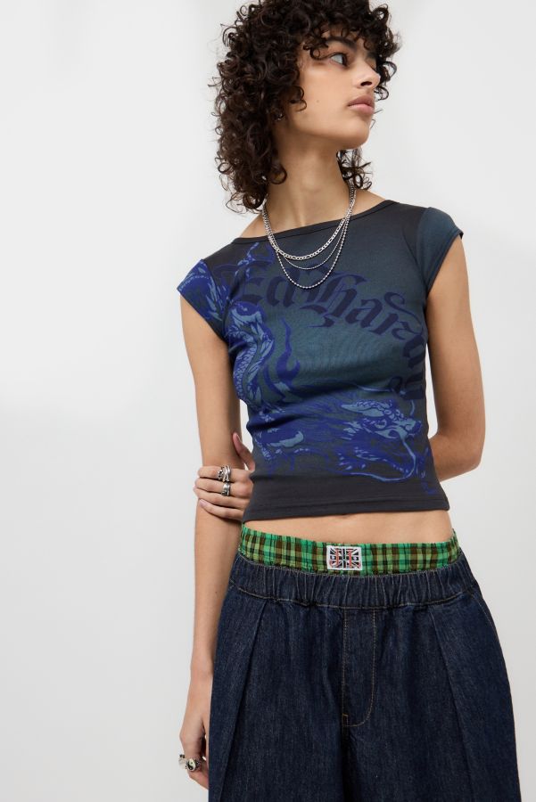 Vista diapositiva: 5: Ed Hardy UO Esclusiva Blu Drago Slash Collo T-Shirt