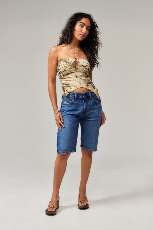 Slide View: 3: Diesel - Short ajusté en denim