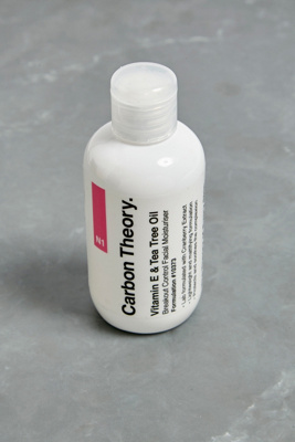 carbon theory vitamin e & tea tree oil breakout control facial moisturiser