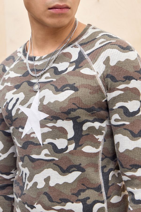 Slide View: 3: Haut à manches longues Jaded London UO Exclusive Camo Starstruck