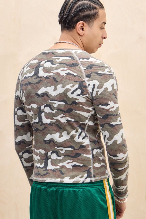 Slide View: 4: Haut à manches longues Jaded London UO Exclusive Camo Starstruck