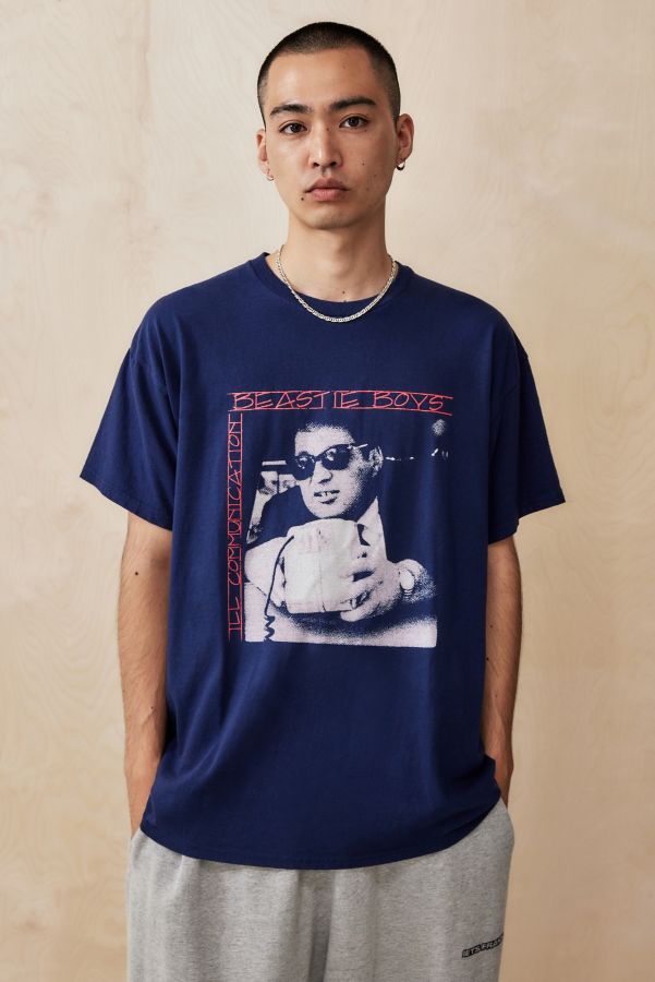 Slide View: 2: T-shirt UO Beastie Boys bleu marine